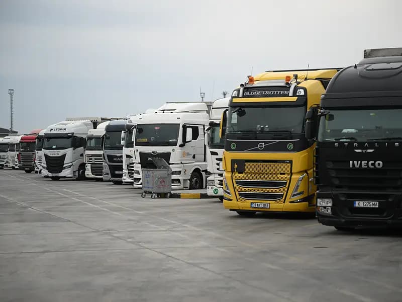 Kapıkule'deki TIR Şoförleri Bayramı Ailelerinden Uzakta Geçiriyor