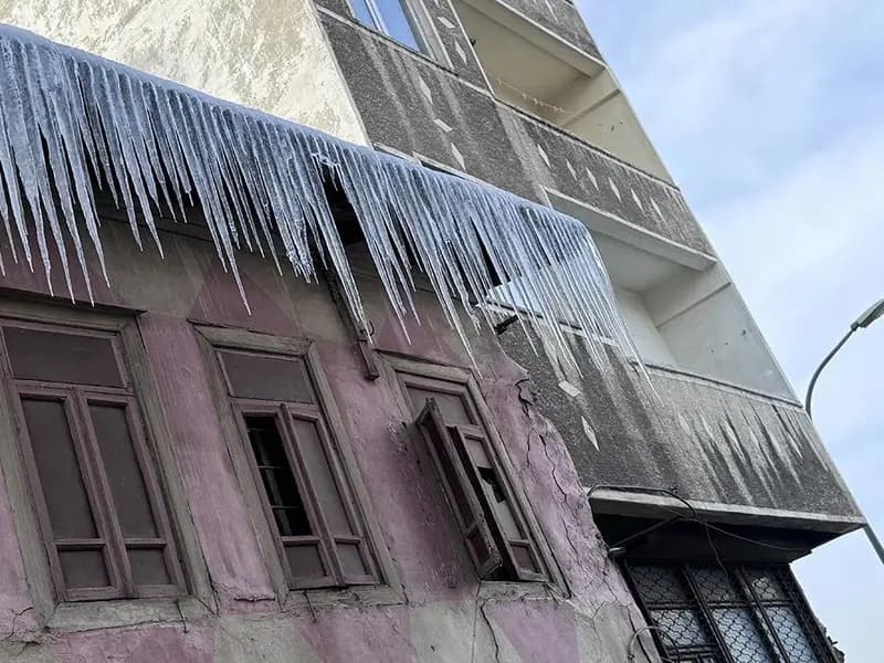 Erzurum'da Sıcaklık Geceleri 17 Dereceye Kadar Düştü <br><br>