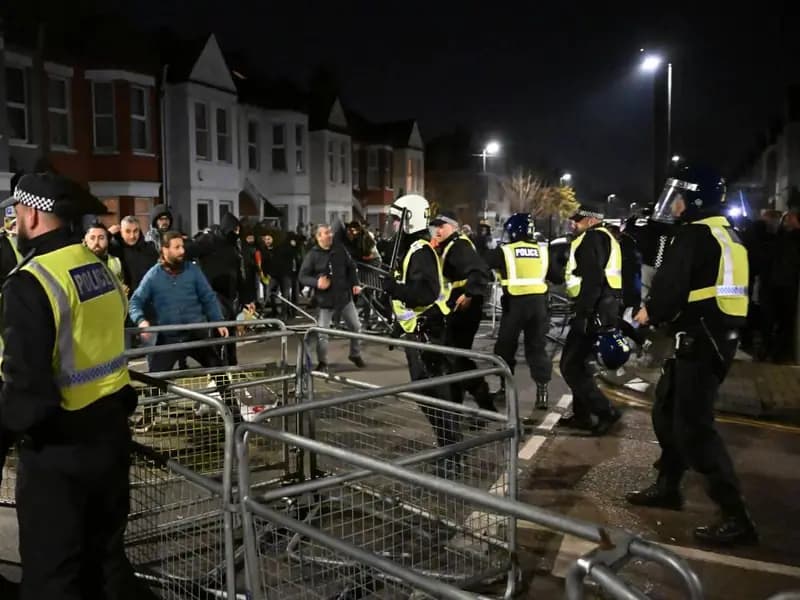 Londra'da PKK Yandaşları Polisle Çatıştı