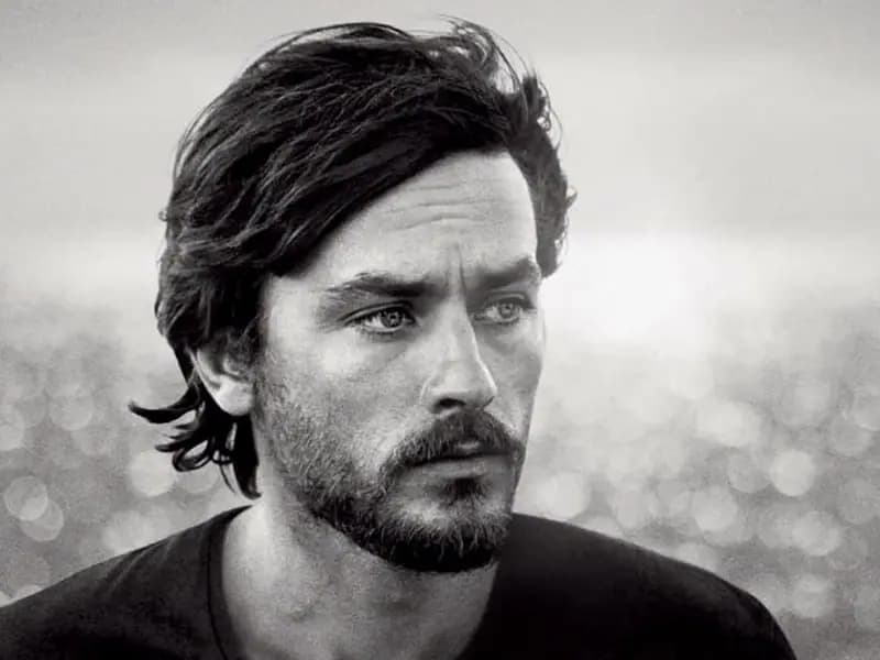 Ünlü oyuncu Alain Delon yaşamını yitirdi