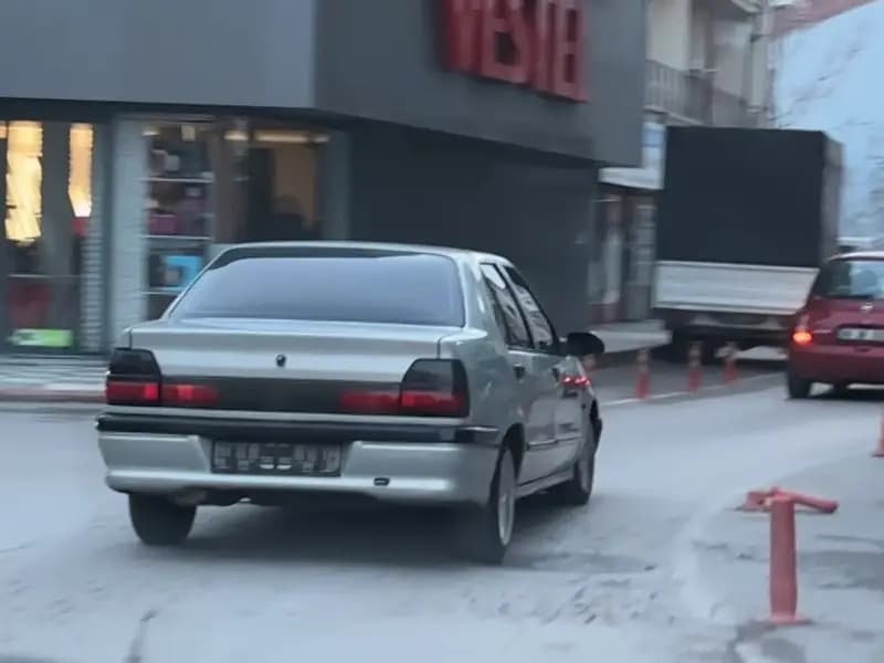 Aksaray'da Alkollü Sürücü Kaza Sonrası Kaçmaya Çalıştı