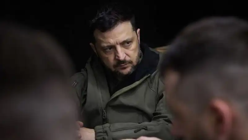 Zelenski'den Şok Açıklama: Rusya, Kuzey Kore Yapımı Füze Kullanıyor!