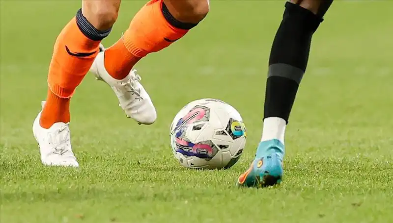 Papa'nın Ölümü Sonrası Tüm Futbol Maçları Ertelendi: Sebepler ve Etkileri