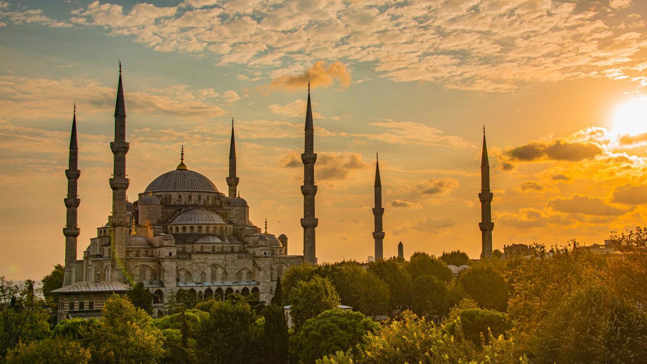 Başlayacak Olan Üç Aylar Dualarla Karşılanıyor