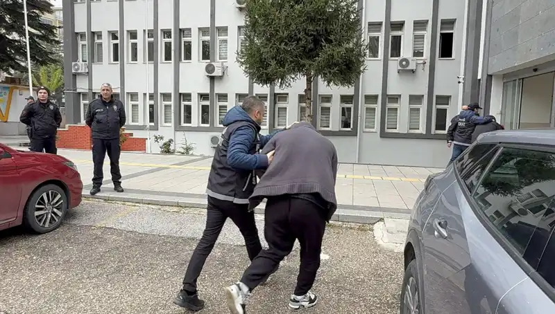 10 Bin Sentetik Ecza Hapı Ele Geçirildi, 20 Şüpheli Gözaltında!