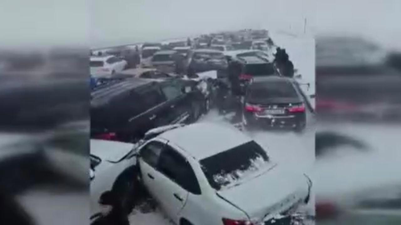 Kazakistan'da Dev Zincirleme Trafik Kazası