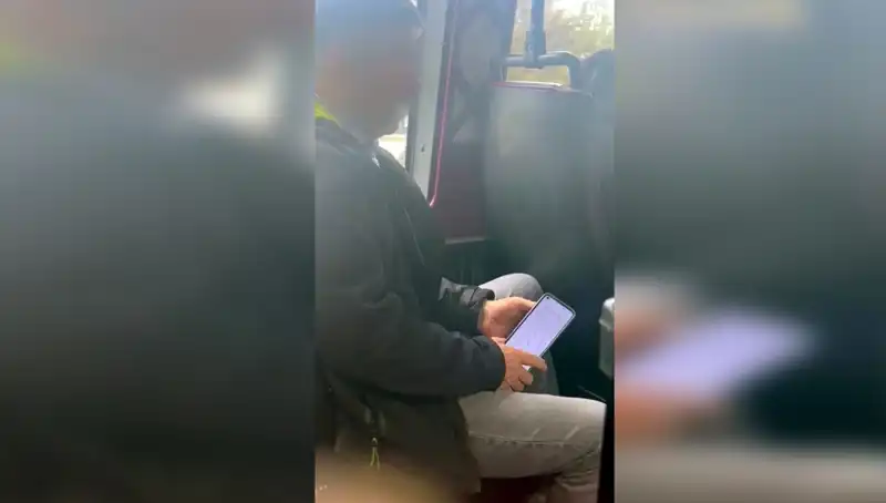 Minibüste Genç Kızı Taciz Eden Şüpheli Hızla Yakalandı