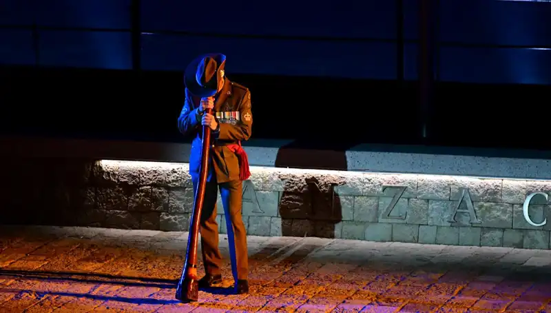 Anzak Koyu’nda Duygusal “Şafak Ayini” Töreni Gerçekleşti