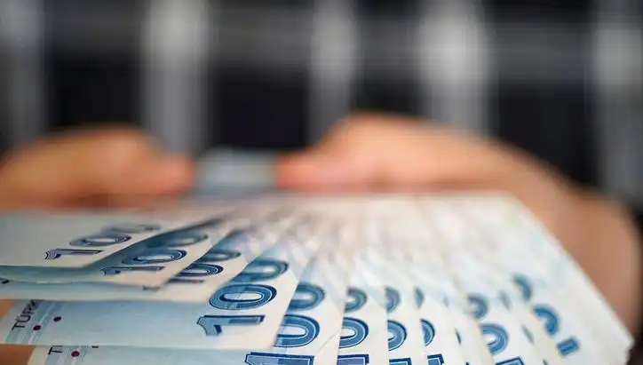 Emekli Promosyonları 2025: Kamu ve Özel Bankaların Rekabeti!