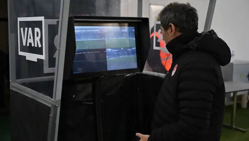 Beşiktaş-Gaziantep FK Maçında Alman VAR Hakemi Heyecanı!