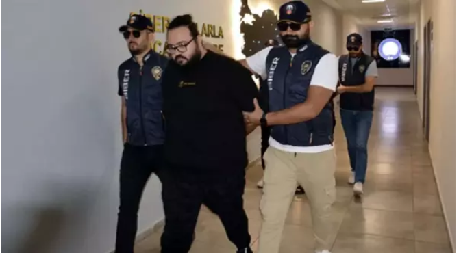Savcılık, çocuğu için harekete geçti! Jahrein, cezaevine ters kelepçeyle götürüldü