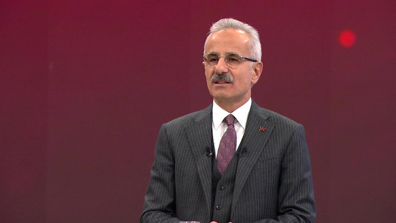 Bakan Uraloğlu açıkladı: Sosyal medyaya düzenleme yolda