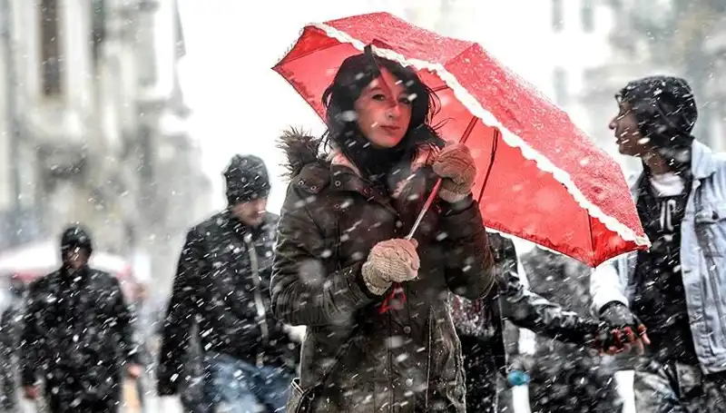 İstanbul’da Soğuk Hava Dalgası: Sıcaklık 20 Derece Birden Düşüyor!