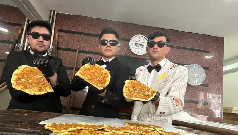 Takım Elbiseli Fırıncılar: Gelenekselin Modern Tarzı ile Buluşması