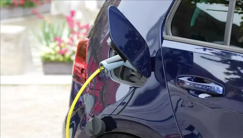 1500 Kilometre Menzil: Tesla'yı Geride Bırakan Yeni Elektrikli Araç!