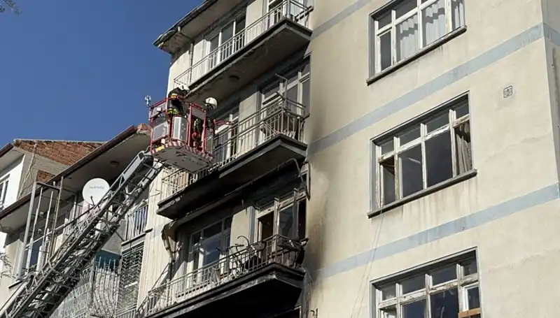 Konya'da 4 Katlı Binada Korkunç Yangın: İki Masum Çocuk Hayatını Kaybetti