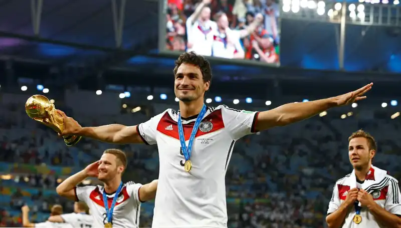 Alman Futbolunun Efsanesi Hummels Futbola Veda Etti!