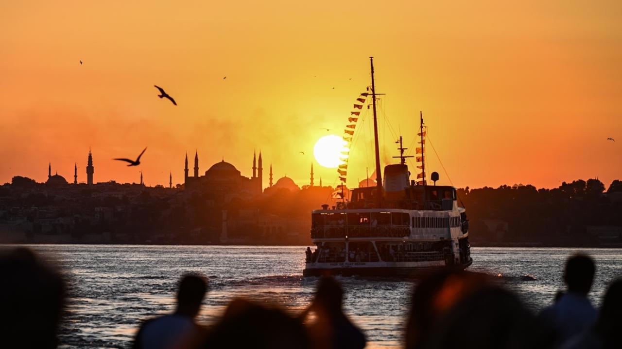 Türkiye Turizm Geliri Rekorunu Sürdürüyor