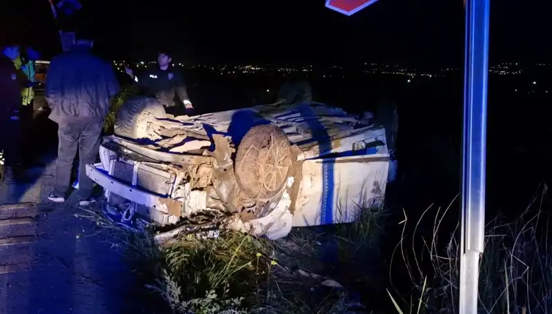 Şarampole Devrilen Araçta Feci Kaza: 1 Ölü, 3 Yaralı