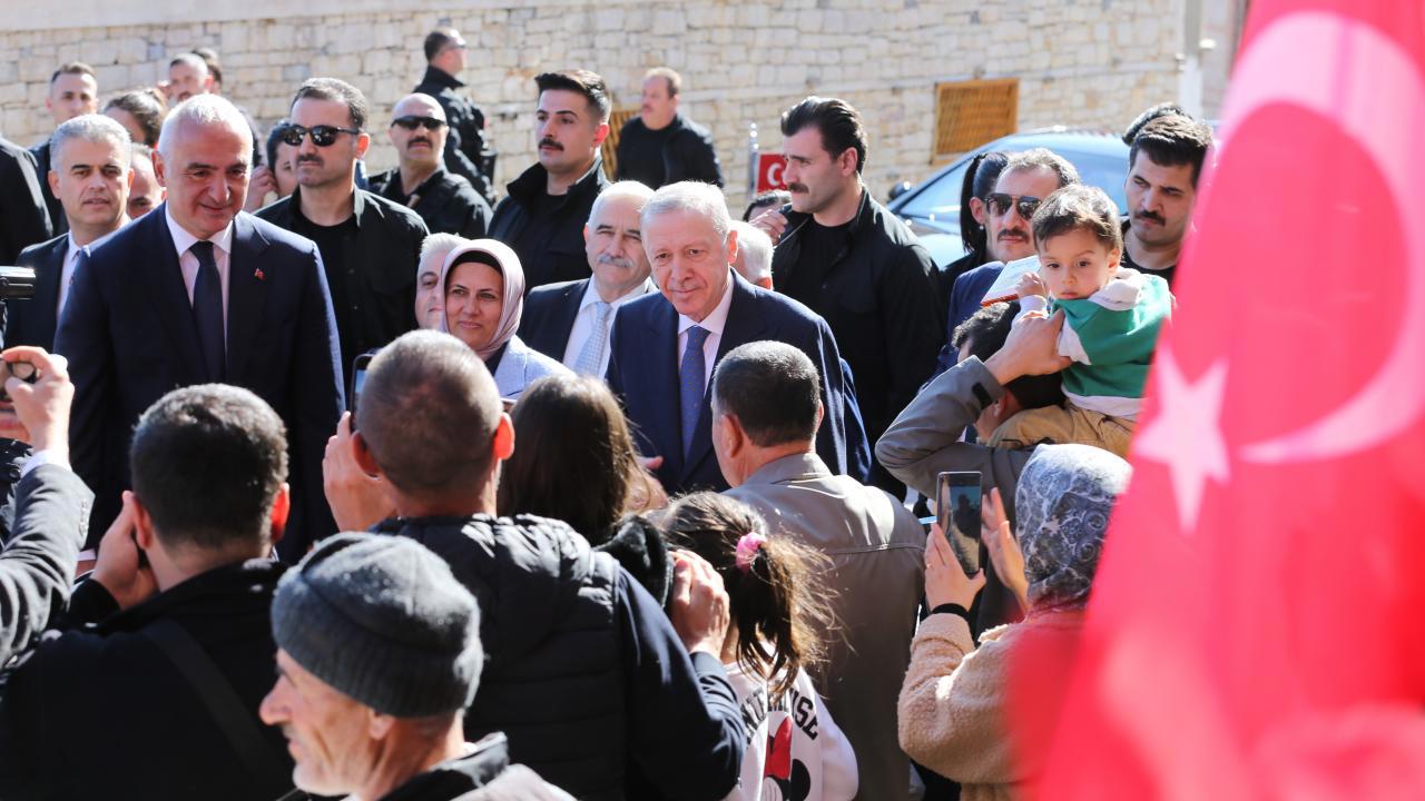 Cumhurbaşkanı Erdoğan, Antalya'da Halkla Buluştu