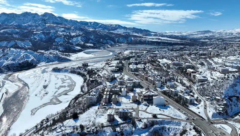 Tunceli’de Şiddetli Kar Yağışı Nedeniyle 131 Köy Yolu Ulaşıma Kapandı