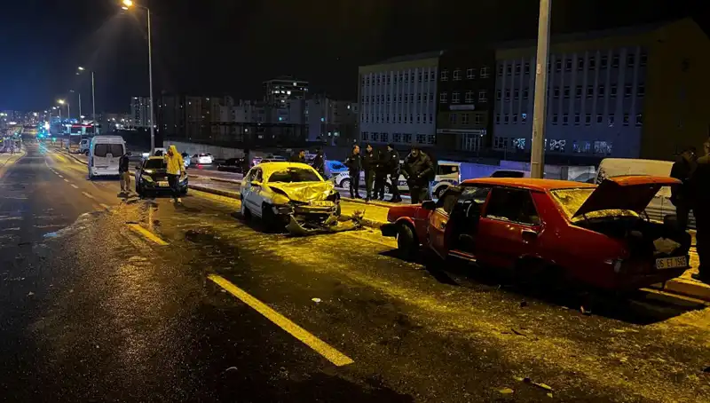 Kayseri'de Büyük Kaza: 11 Araç Birbirine Girdi!