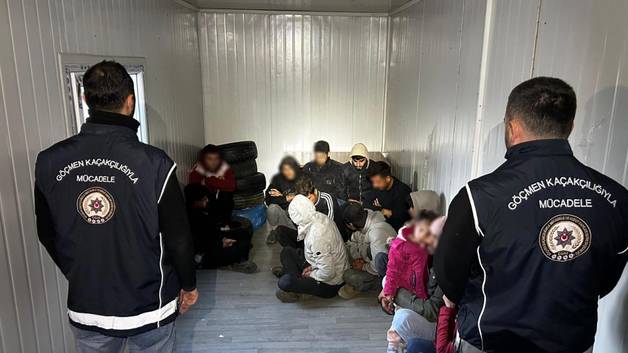 Düzensiz göçle mücadelede başarılı operasyon: 1626 düzensiz göçmen yakalandı