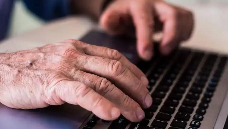 Dijital Dünyanın Işığında: Teknoloji Demansa Karşı Bir Kalkan mı?