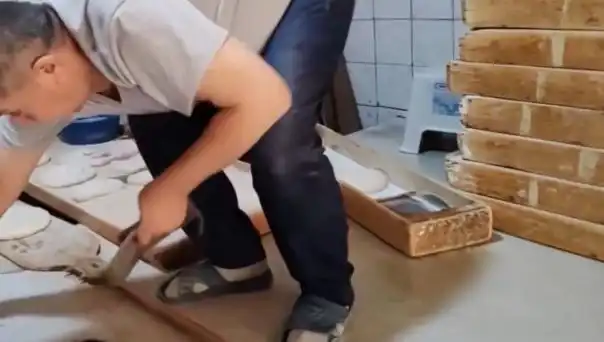 Pide Fırınına Terlikle Basmanın Cezası 105 Bin TL!