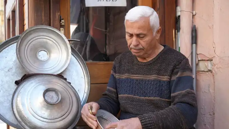 Zamanın Gerisinde Kalan Meslekler: Bir Dönemin Gözbebeği Unutuluyor