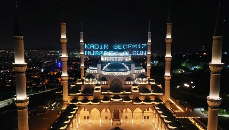 2025 Kadir Gecesi: Mübarek Gece Ne Zaman Kutlanacak?