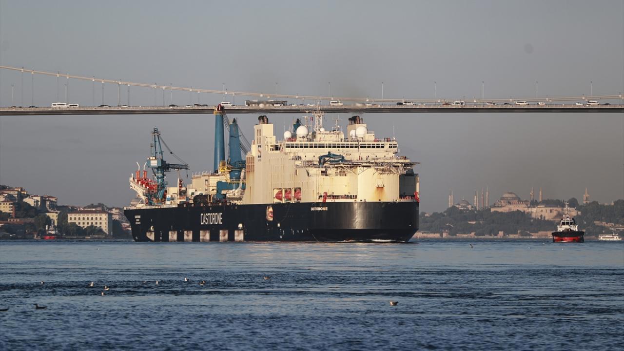 İstanbul Boğazı yeniden gemi trafiğine açıldı