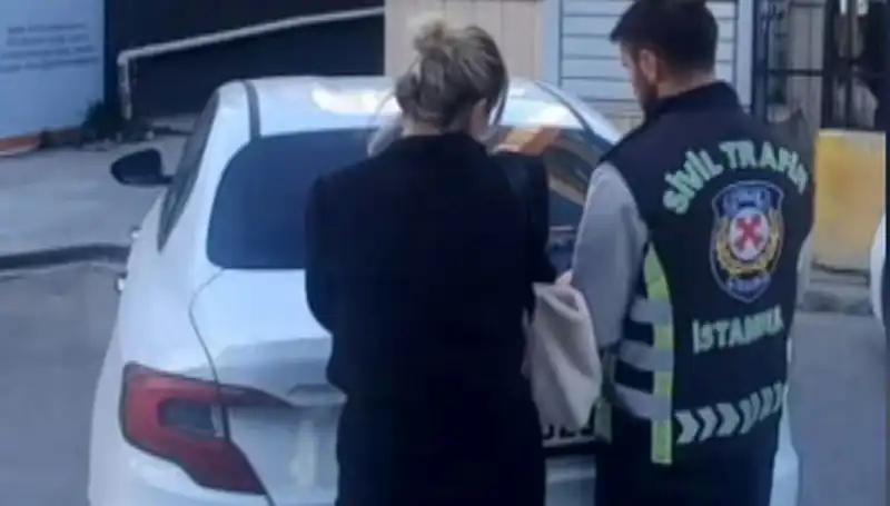Kadıköy'de Drift Yapan Kadın Sürücüye Şok Ceza: 48 Bin Lira!