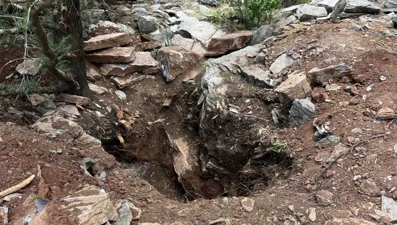 Eski Vali ve Emekli Albay Define Avında Suçüstü Yakalandı