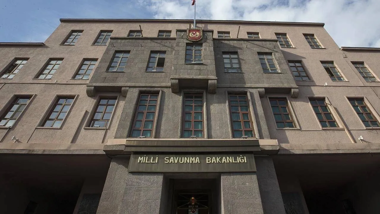 MSB’den Pençe Kilit Harekatı Paylaşımı: Terör Yuvalarına Kilit Vurmaya Devam Ediyoruz