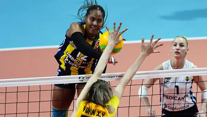 Avrupa Arenasında Türk Derbisinde Fenerbahçe, VakıfBank’ı Rahat Geçti