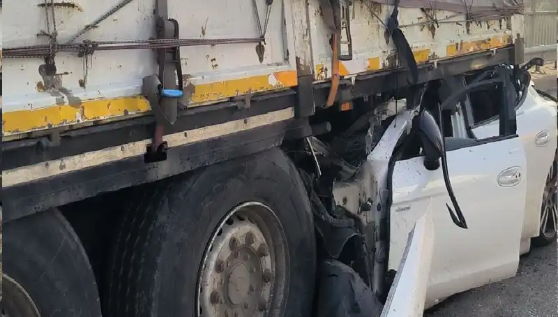 TIR’a Arkadan Saplanan Ok, Sürücüyü Şaşkına Çeviren Kaza
