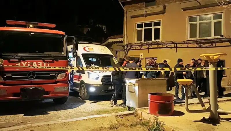 Yanmış Cansız Bedenin Gizemi: Yaşlı Adamın Ölümü Ne Anlama Geliyor?