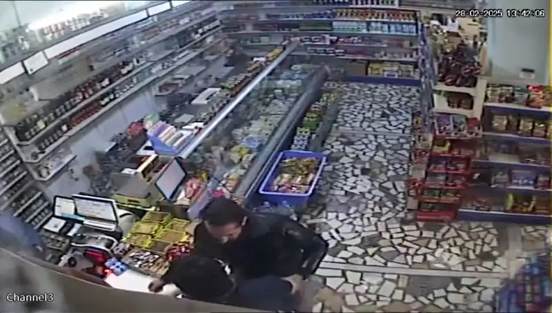 Cezaevi Firarisi Markette Panik Yarattı: Bıçak Çekip Mermer Fırlattı