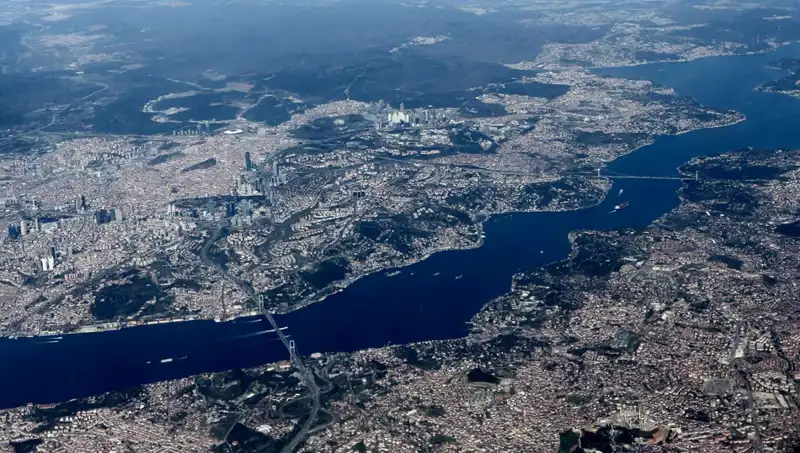 Bahar ile Uçakların Dansı: İstanbul Semalarında Hava Trafiği Canlanıyor