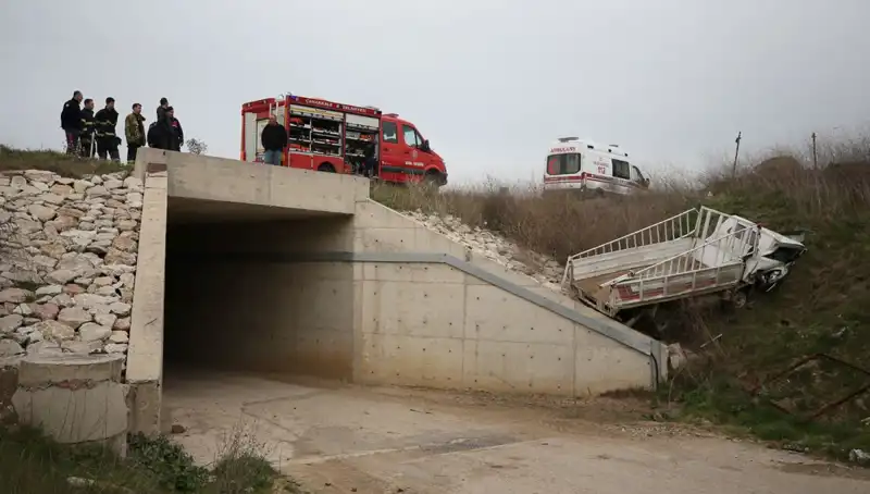 Kamyonet Alt Geçide Düşünce Yok Olmak Üzere İşte O Kaza Detayları