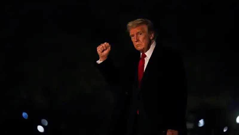 Ticaret Savaşları Sonrası Trump'a Destek Azalıyor: ABD Siyasi Dengesizlikleri