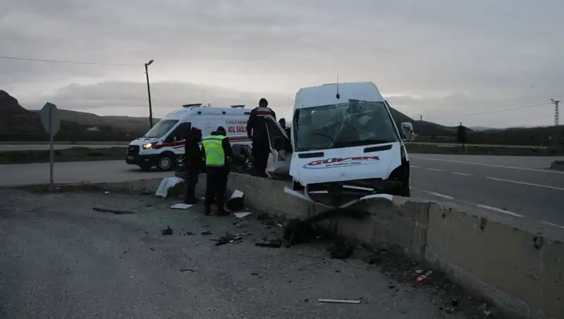 İşçi Servisi İstinat Duvarına Çarptı: Kaza Sonrası Gelişmeler ve Yaralıların Durumu