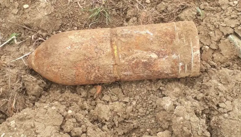 Çanakkale'de Tarihi Bulgu: Patlamamış Top Mermisi Ortaya Çıktı