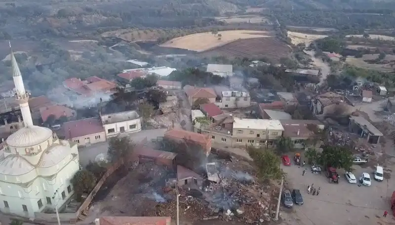 Çanakkale'de Orman Yangını Korkuttu: Havadan Görüntülerle Gerçekler Ortaya Çıktı!
