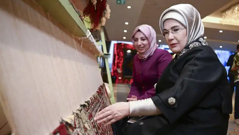 Emine Erdoğan'ın El Yapımı Halısı Açık Artırmada Satış Rekoru Kırdı
